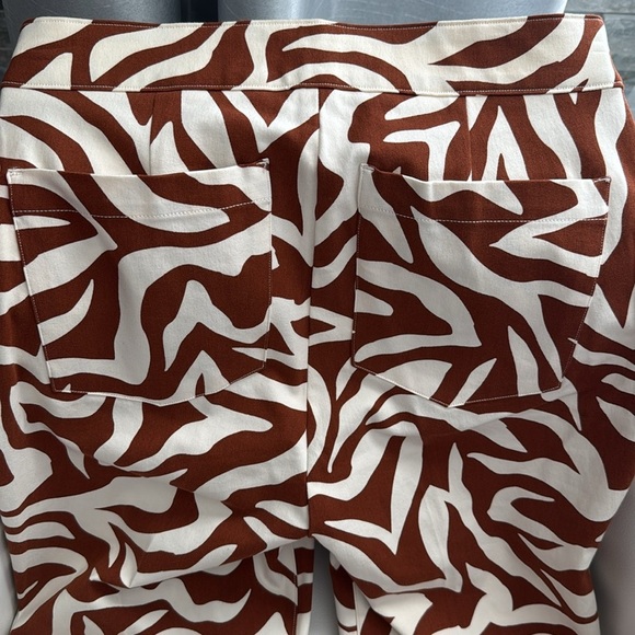 NWOT Spanx Women’s full pants. Color: Clay (Dark Tan and cream) Zebra St… - Picture 4 of 7